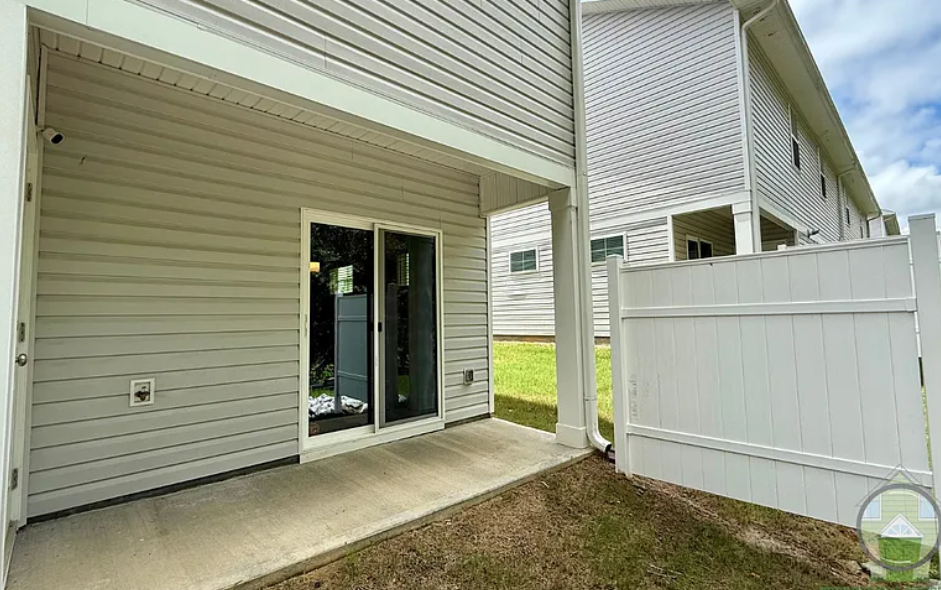 101_foundation_back_porch — 101 Foundation Way